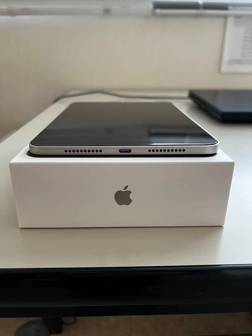 Apple iPad mini ７世代　シルバー 本体