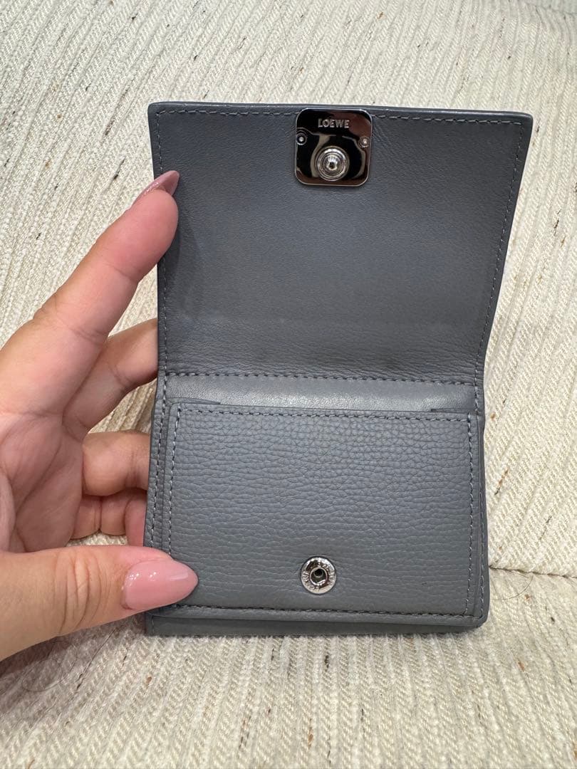 LOEWE ロエベ　三つ折り財布　グレー