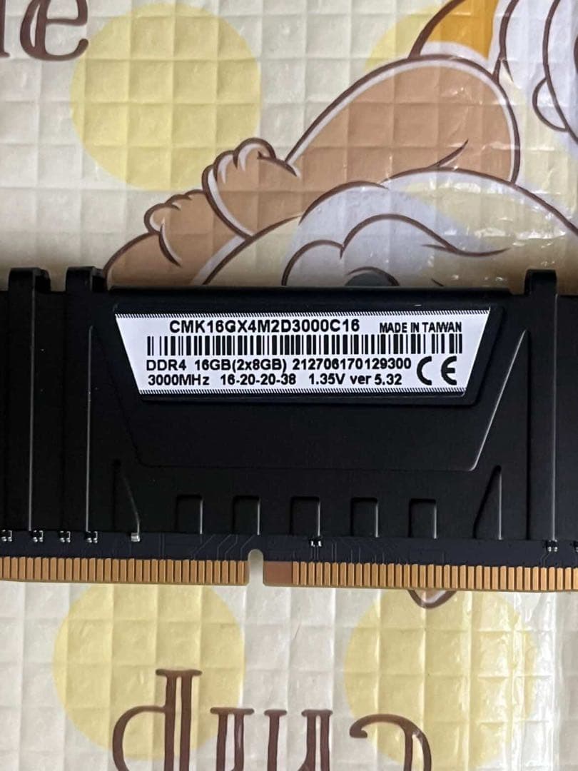 Corsair Vengeance LPX DDR4-3000 16GBメモリ
