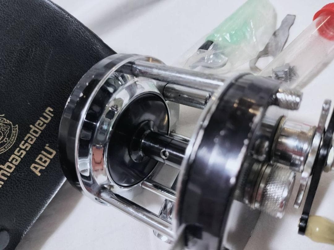 アブガルシア　アンバサダー5000C　ビンテージ　リール 黒　ケース　工具　付