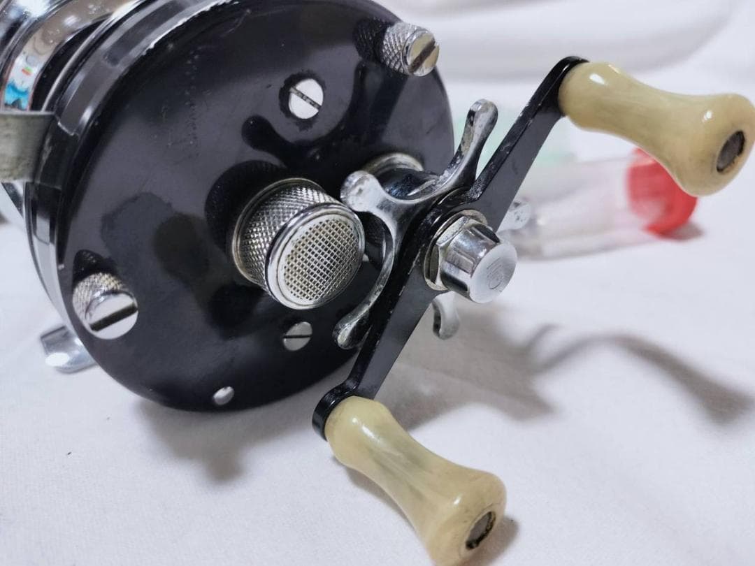 アブガルシア　アンバサダー5000C　ビンテージ　リール 黒　ケース　工具　付