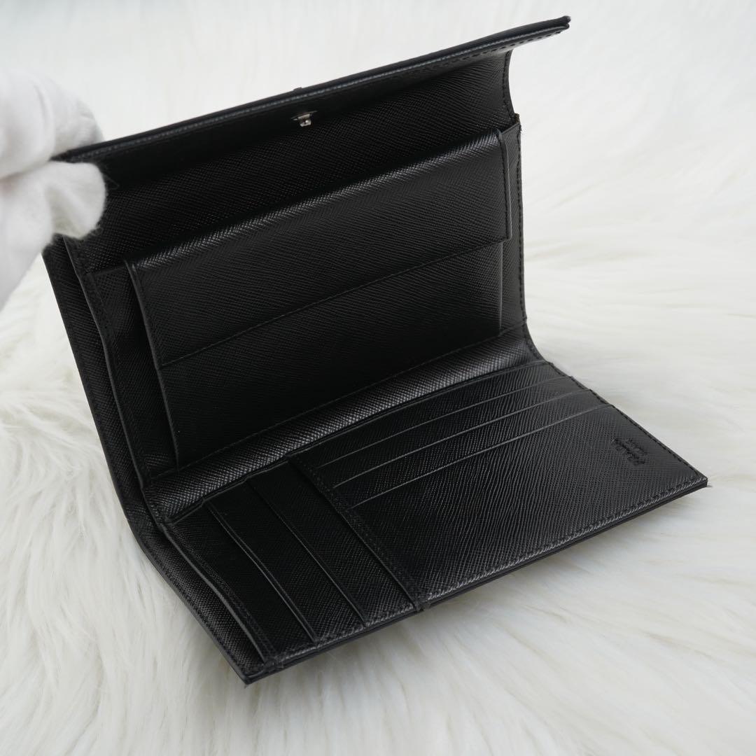 新品同様　PRADA プラダ　三つ折り財布　ナイロン　三角プレート　ブラック