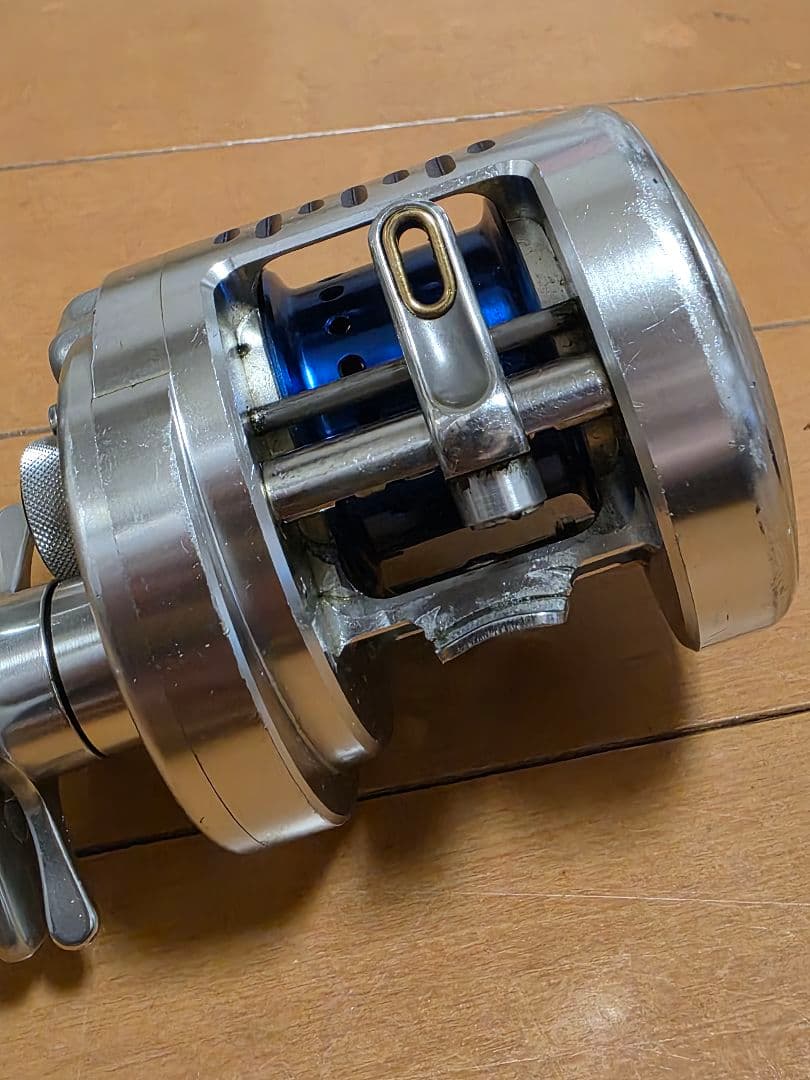 シマノ　カルカッタコンクエスト 300 タイプJ　オシア