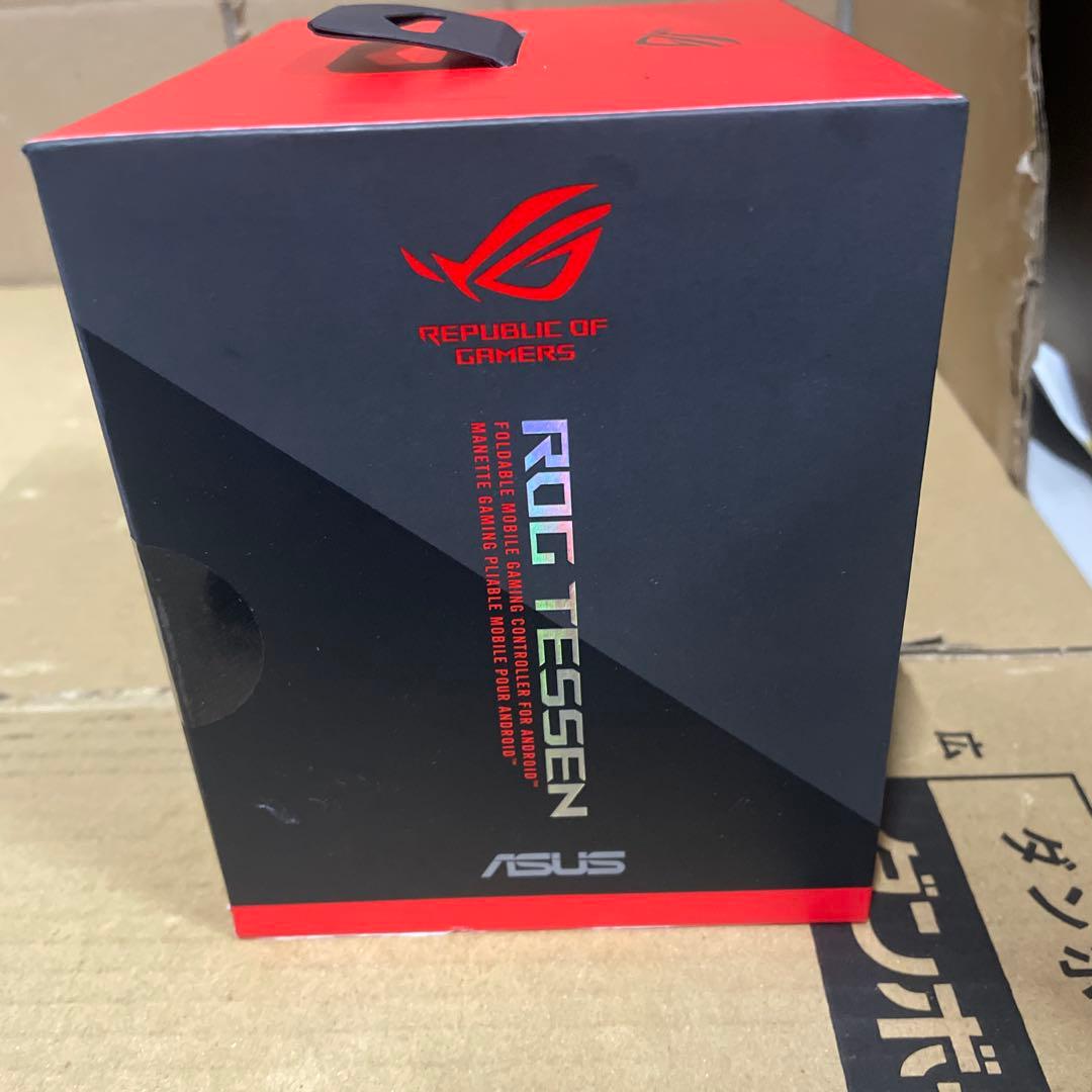 ASUS モバイルゲーム用コントローラー ROG Tessen