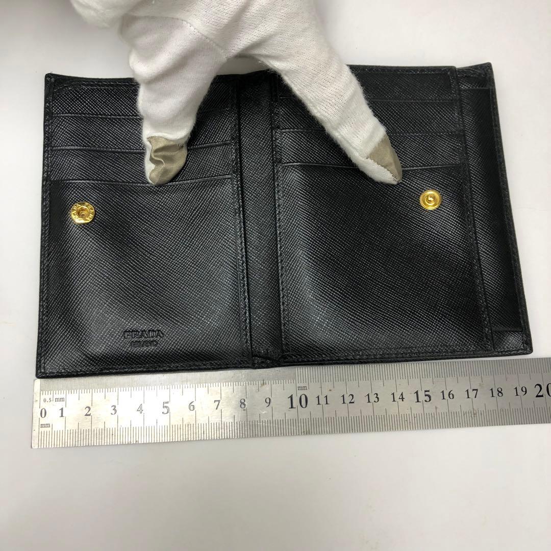 (C011916)PRADA サフィアーノ 二つ折り財布 ブラック プラダ