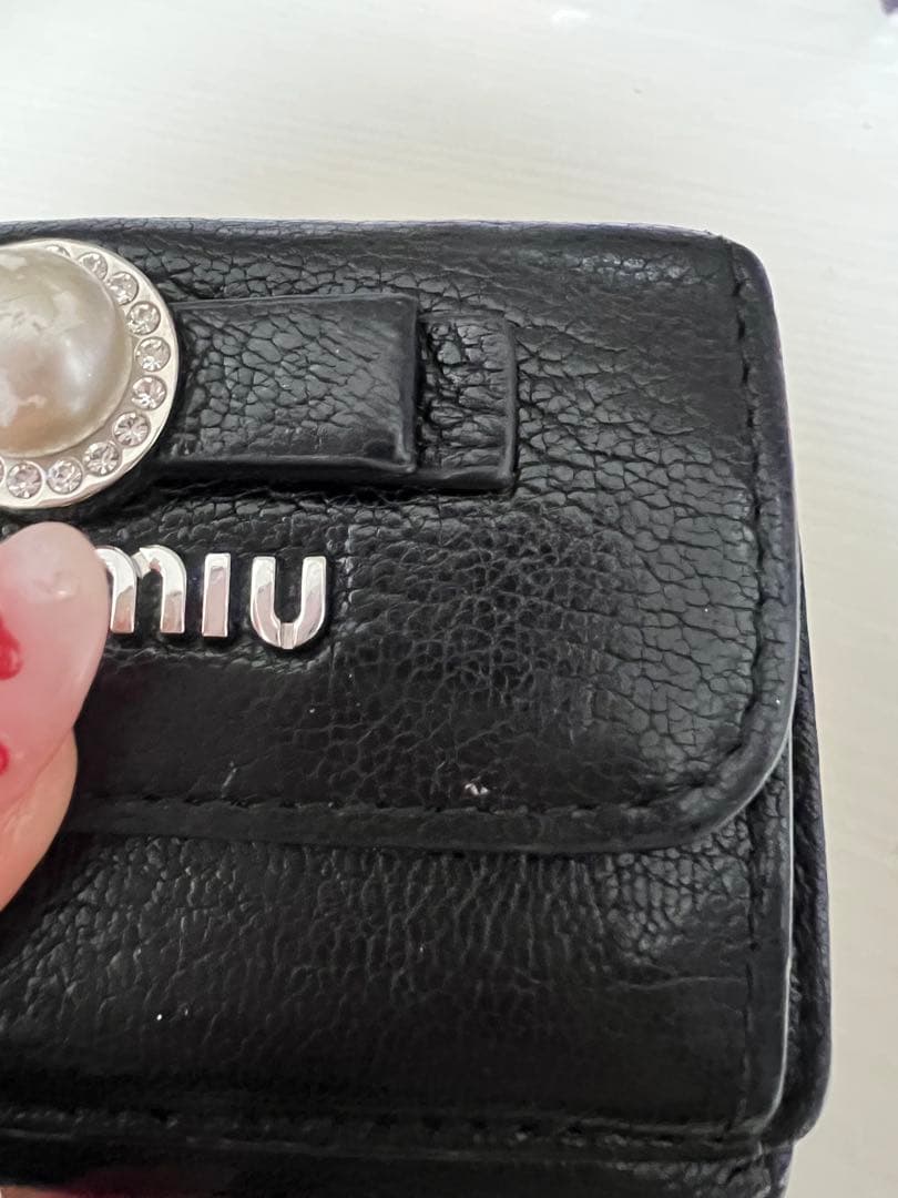 miumiu 3つ折り財布 マドラスパールリボン 黒 箱無し