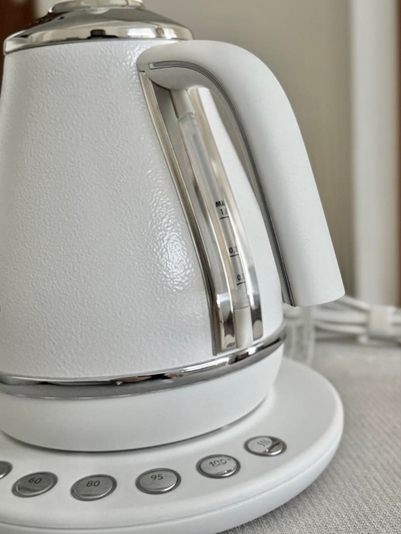【Delonghi】温度設定機能付き電気カフェケトル