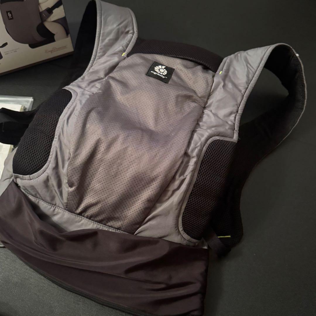 ergobaby Away コンパクトベビーキャリア　抱っこ紐　グレー