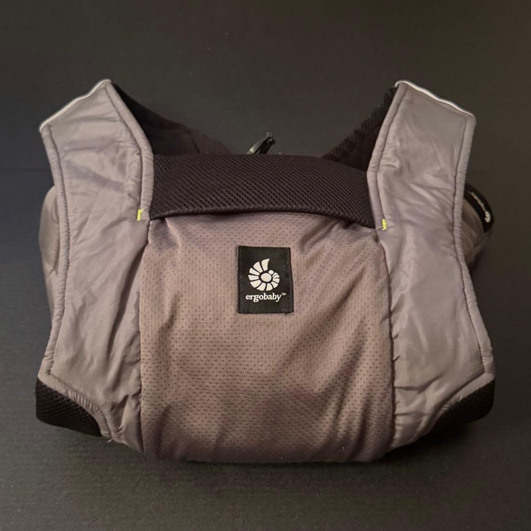ergobaby Away コンパクトベビーキャリア　抱っこ紐　グレー