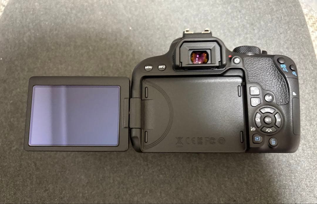 デジタルカメラ Canon EOS KISS X9i