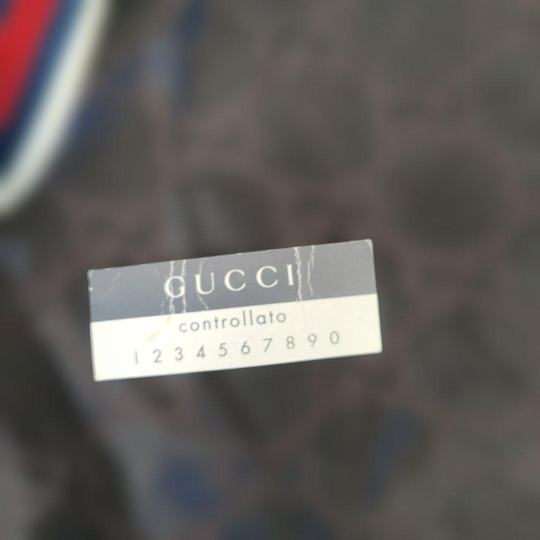グッチ　GUCCI　GGパターンのボディバッグ、キャンバス　美品10回使用