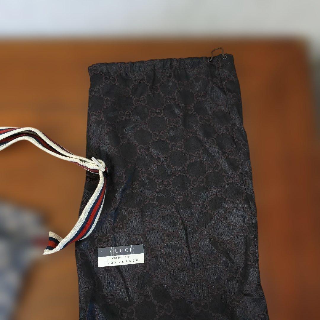 グッチ　GUCCI　GGパターンのボディバッグ、キャンバス　美品10回使用