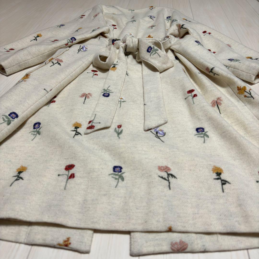 l'atelier du savon きちんと並ぶお花刺繍　ロングコート
