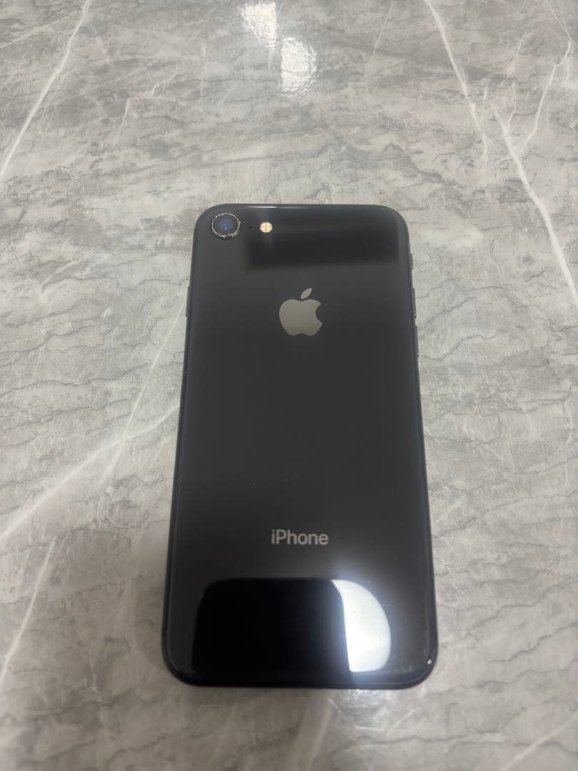 iPhone 8 ブラック 画面にひびあり