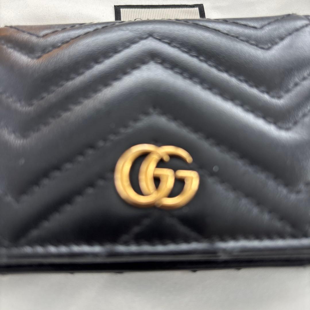 グッチ　２つ折り財布　ブラック　箱付き
