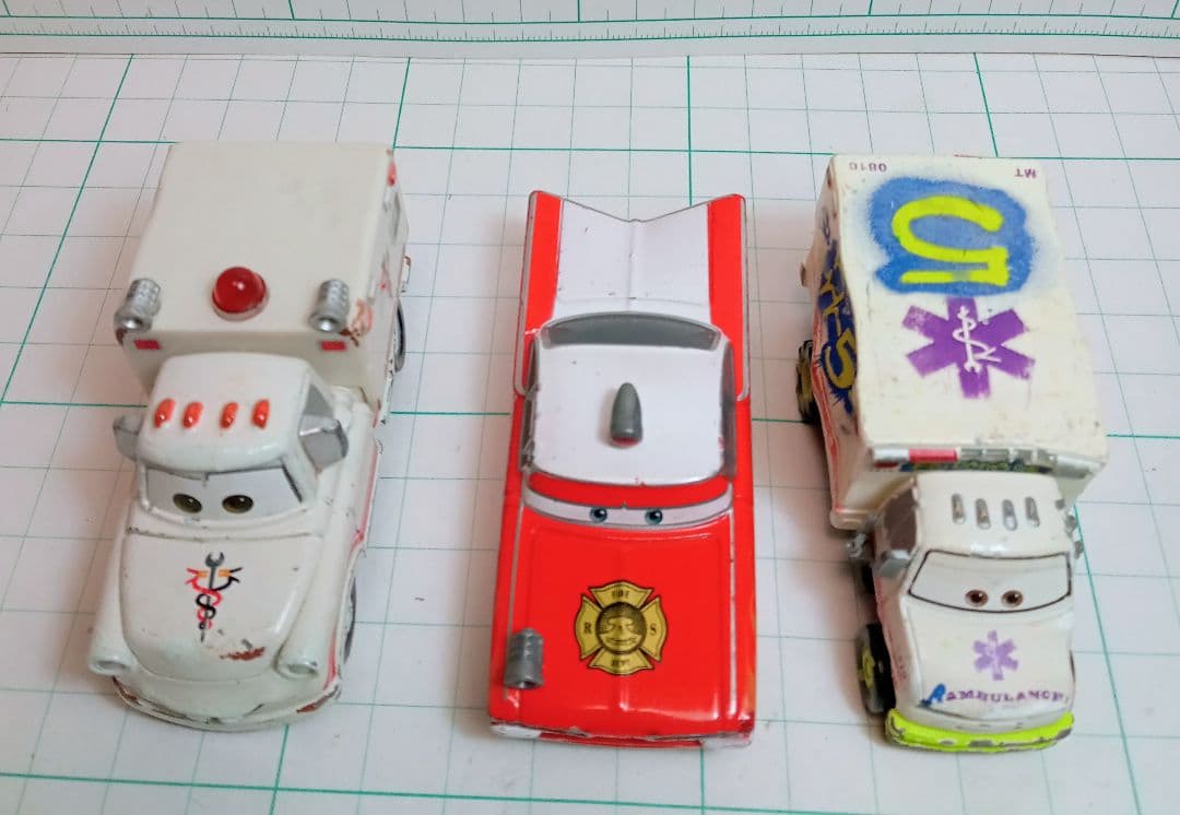 トミカディズニーカーズ3台