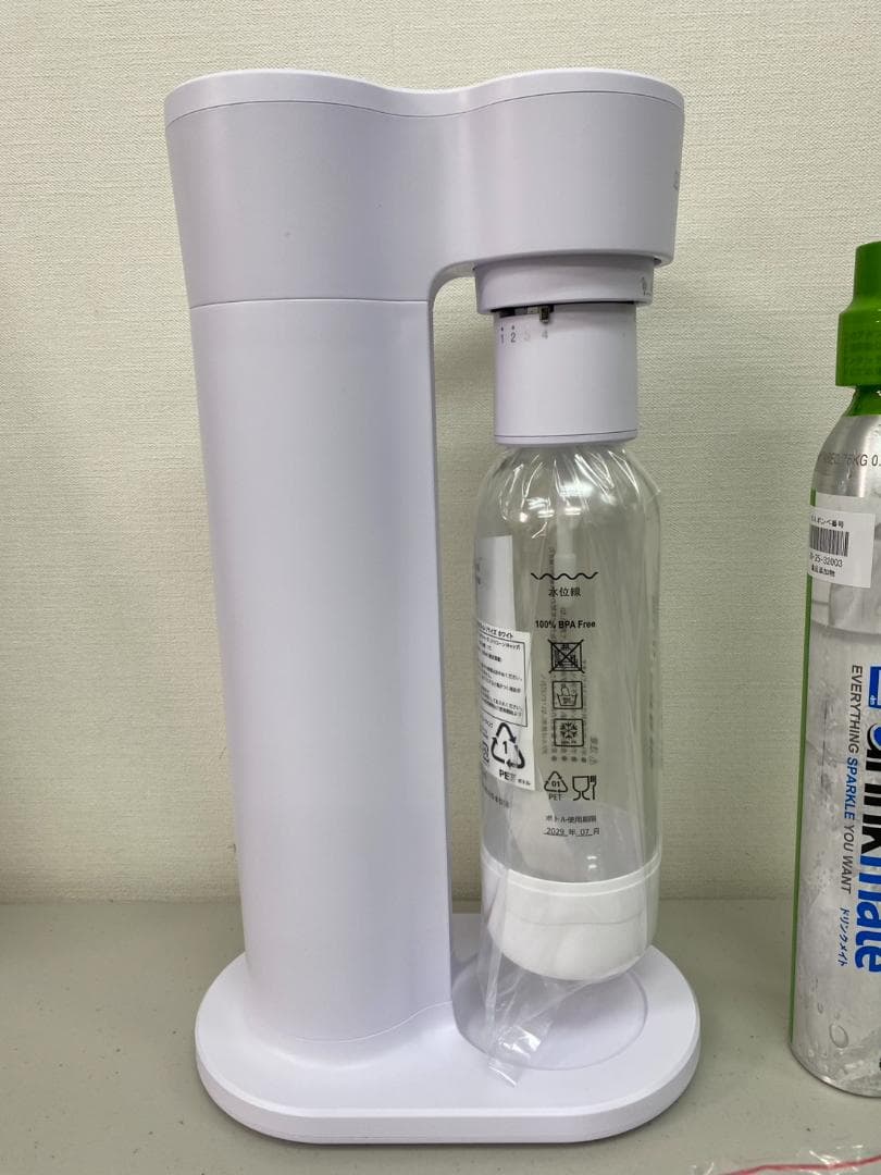 ドリンクメイト 家庭用炭酸飲料メーカー スターターキットシリーズ641 ホワイト