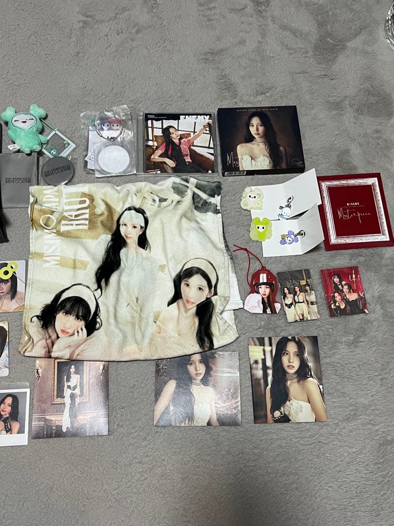 MISAMO TWICE フォトカード・タオル・バック・CD2枚・チャームセット