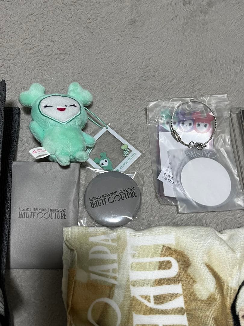 MISAMO TWICE フォトカード・タオル・バック・CD2枚・チャームセット