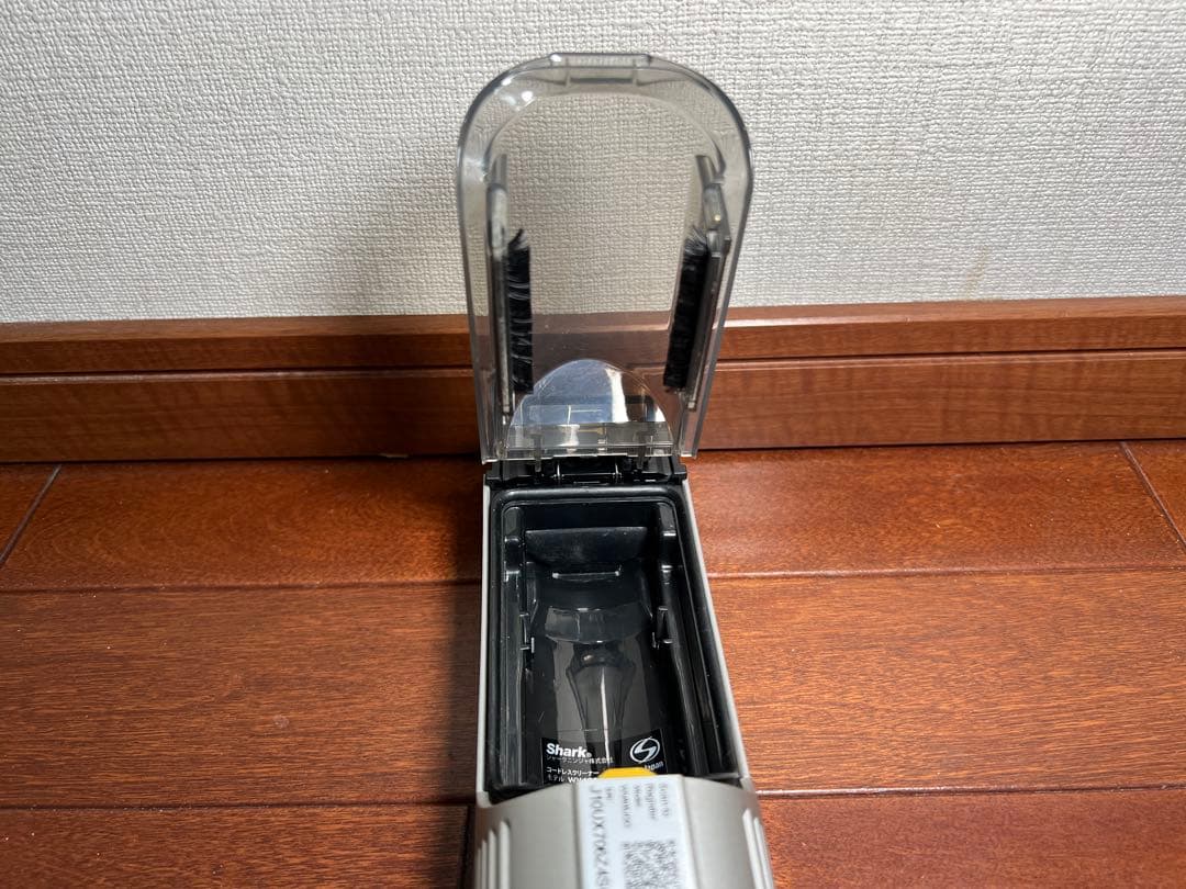 マ*イ様 Shark EVOPOWER EX WV406J ハンディクリーナー