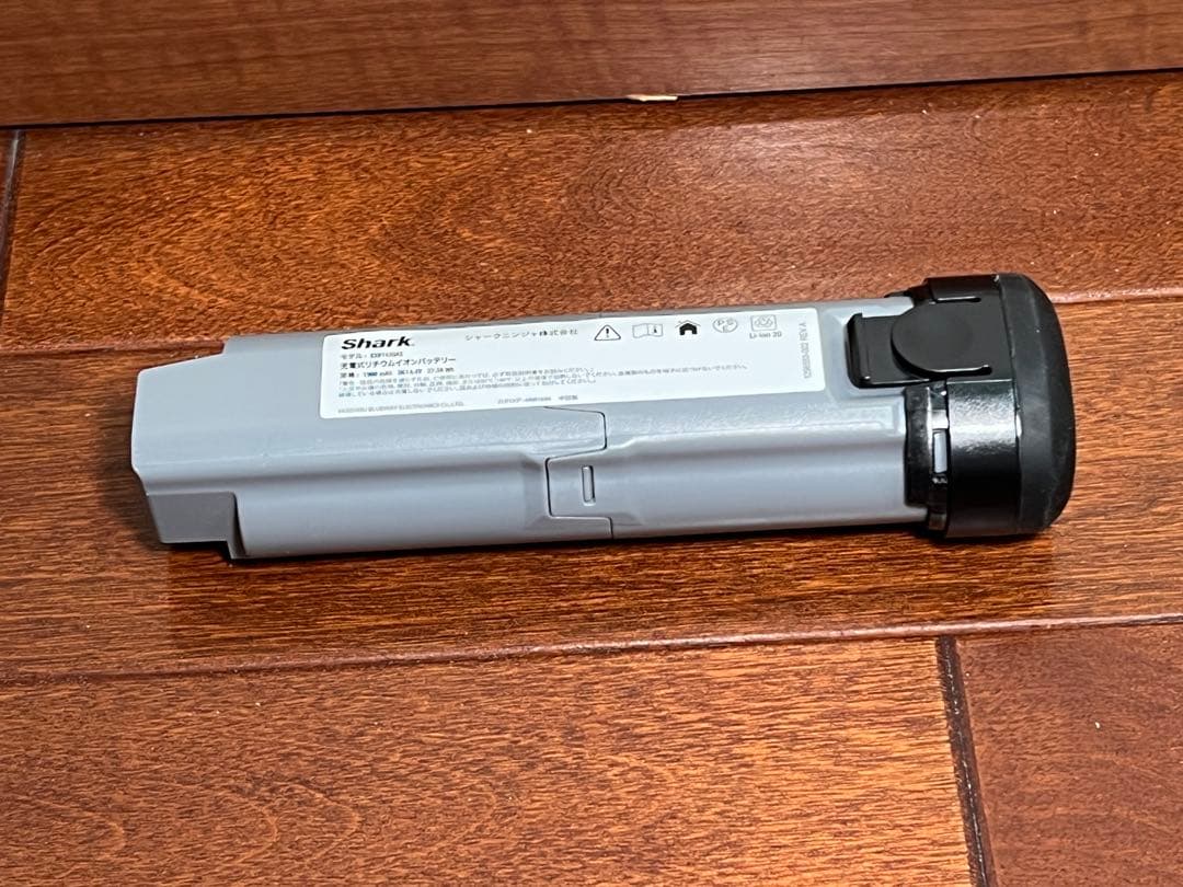 マ*イ様 Shark EVOPOWER EX WV406J ハンディクリーナー