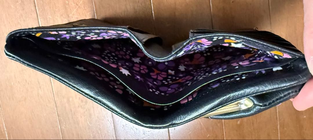 ANNA SUI 花柄エンボス 二つ折り財布