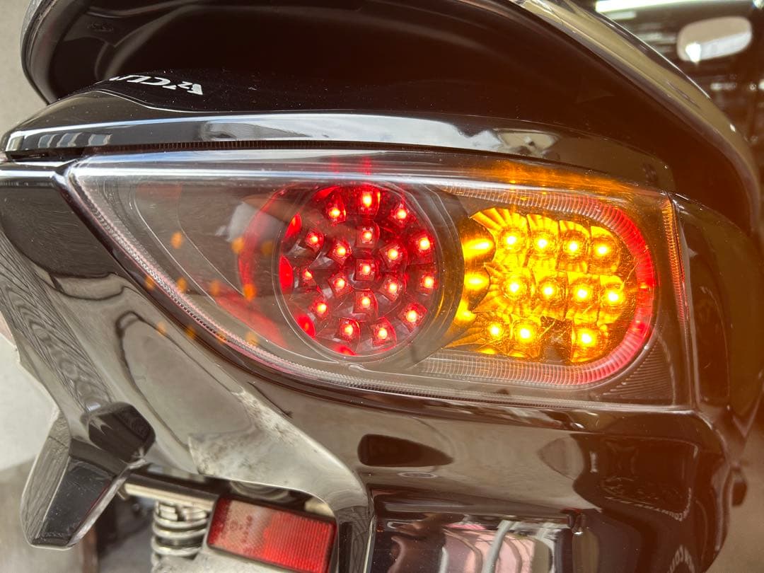 ホンダ HONDA フォルツァMF10 LEDテールランプ左右セット【ジャンク】