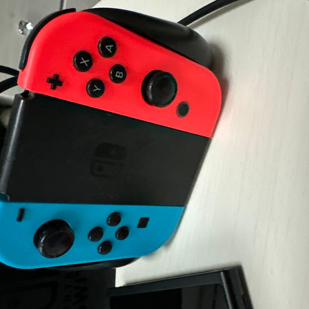 ク*ん様 Nintendo Switch ネオンブルー/ネオンレッド 本体