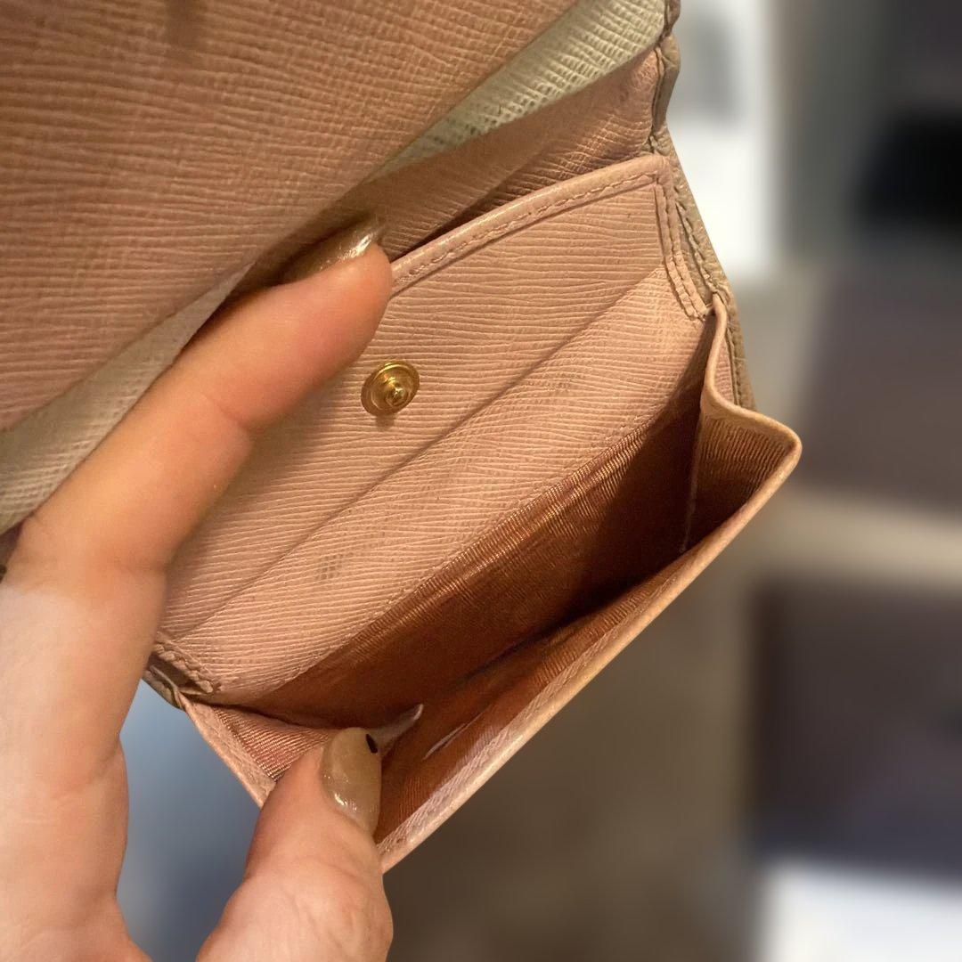 PRADA 二つ折り財布