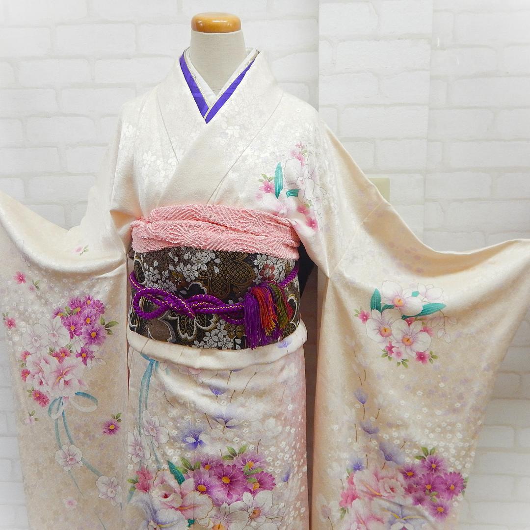 和40　オフホワイト振袖セット　成人式（桜・蘭・花束）　160-165cm前後