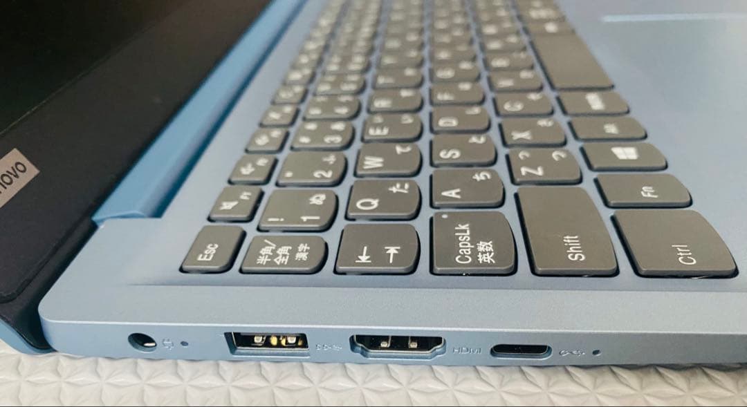Lenovo 13.3インチ ノートPC ブルー