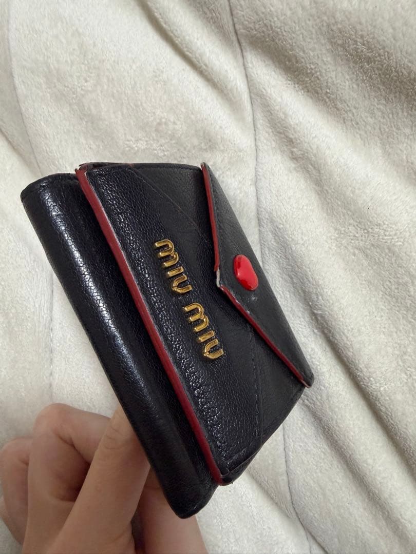 miumiu ラブレター　三つ折り財布