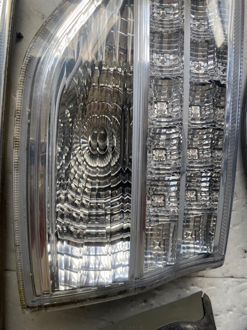 トヨタ エスティマ 50系 純正 テールランプ一式 LED 左右セット