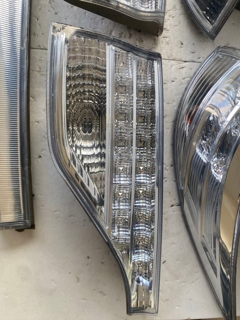 トヨタ エスティマ 50系 純正 テールランプ一式 LED 左右セット