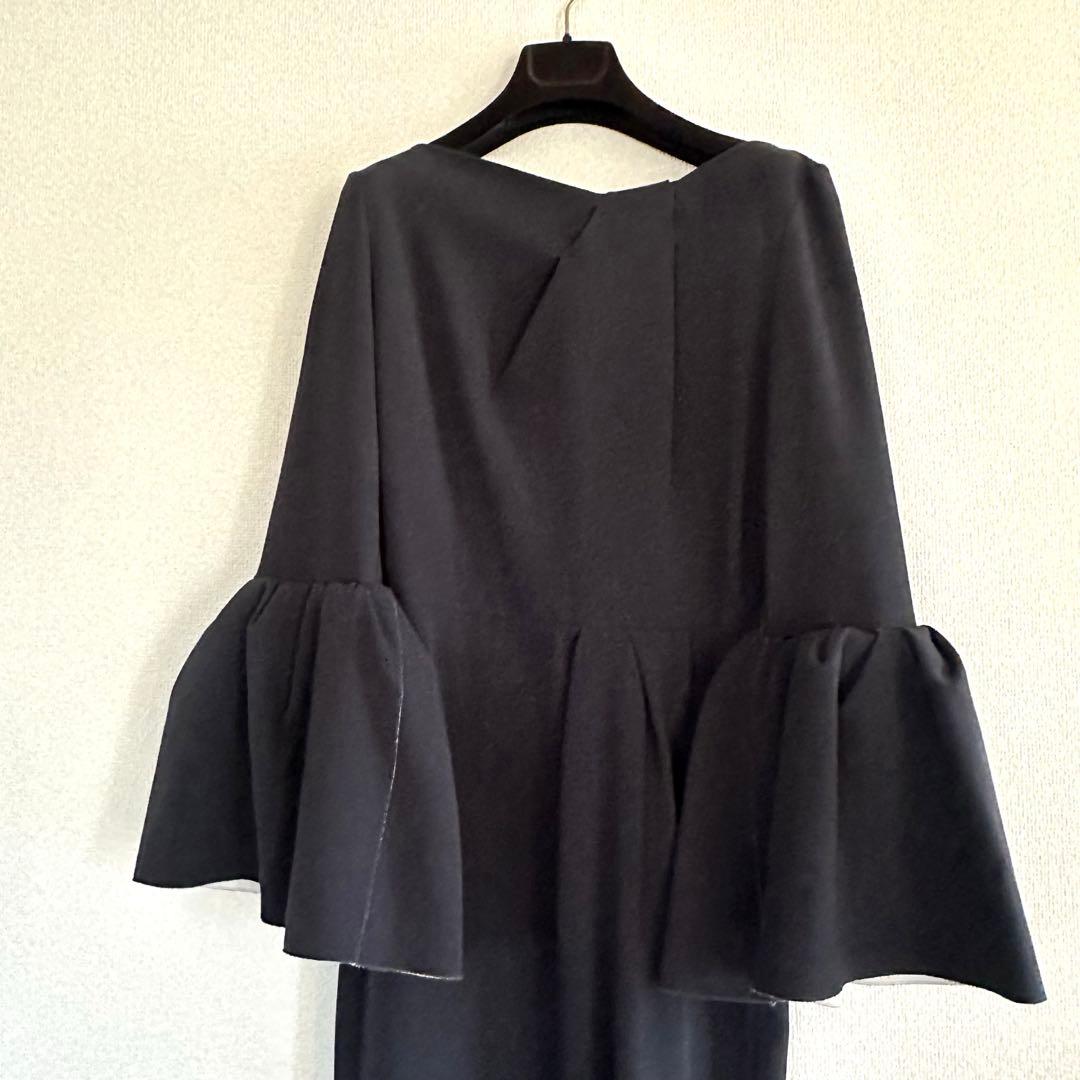 【ROKSANDA】BLACK bell-sleeve dress