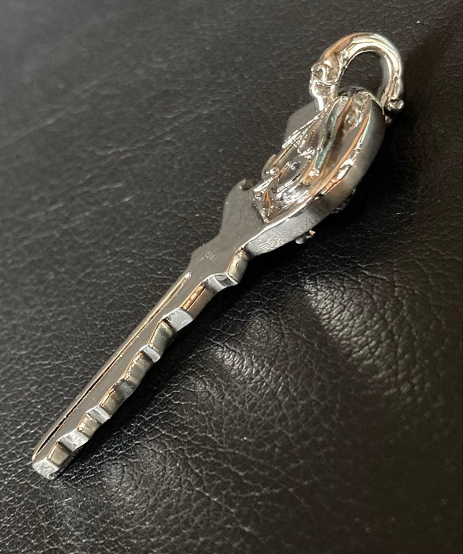 アクセサリー THIRTEEN DESIGNS key pendant skull spade