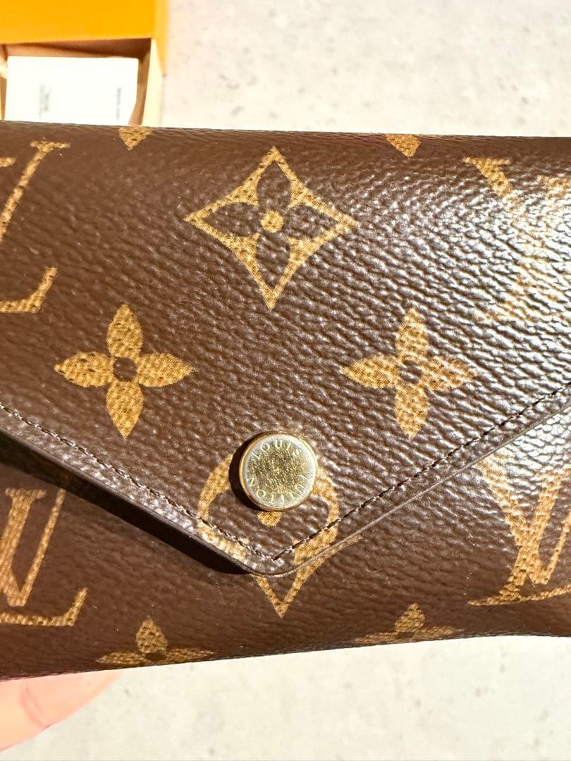 Louis Vuitton 財布　ポルトフォイユ・ヴィクトリーヌ
