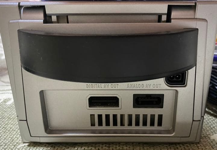 ゲームキューブ 本体　コントローラー　ケーブル類付属