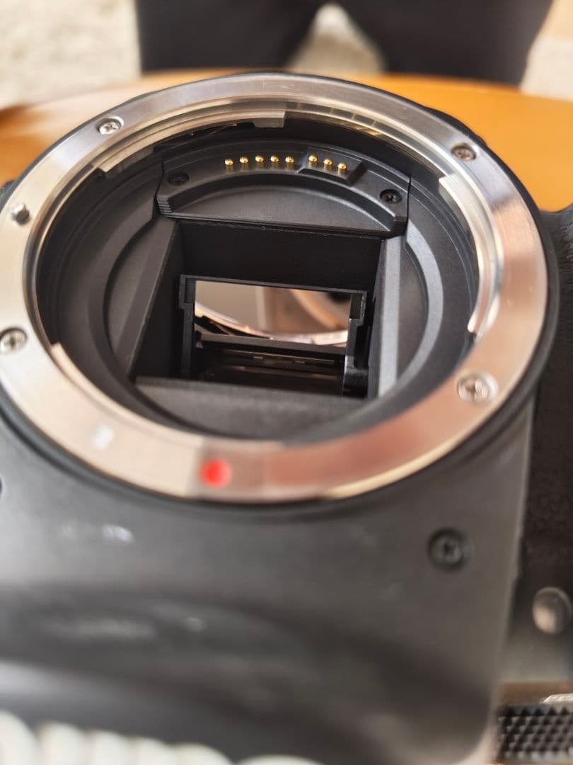 【ジャンク品】Canon EOS Kiss X10i デジタル一眼レフカメラ①