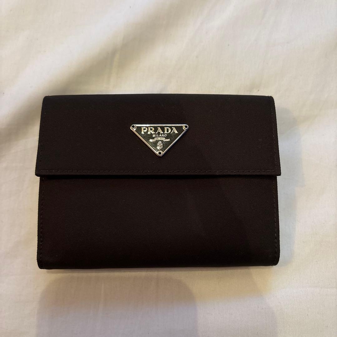 美品　PRADA 黒 ナイロン 二つ折り財布