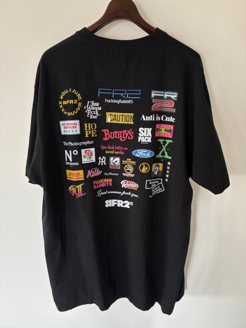 【美品　XL】 FR2 Tシャツ ビッグプリント　ビッグロゴ　兎刺繍ブラック黒