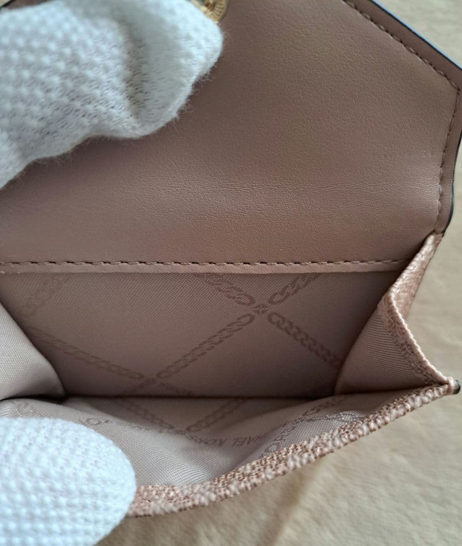 新品 マイケルコース 三つ折り財布