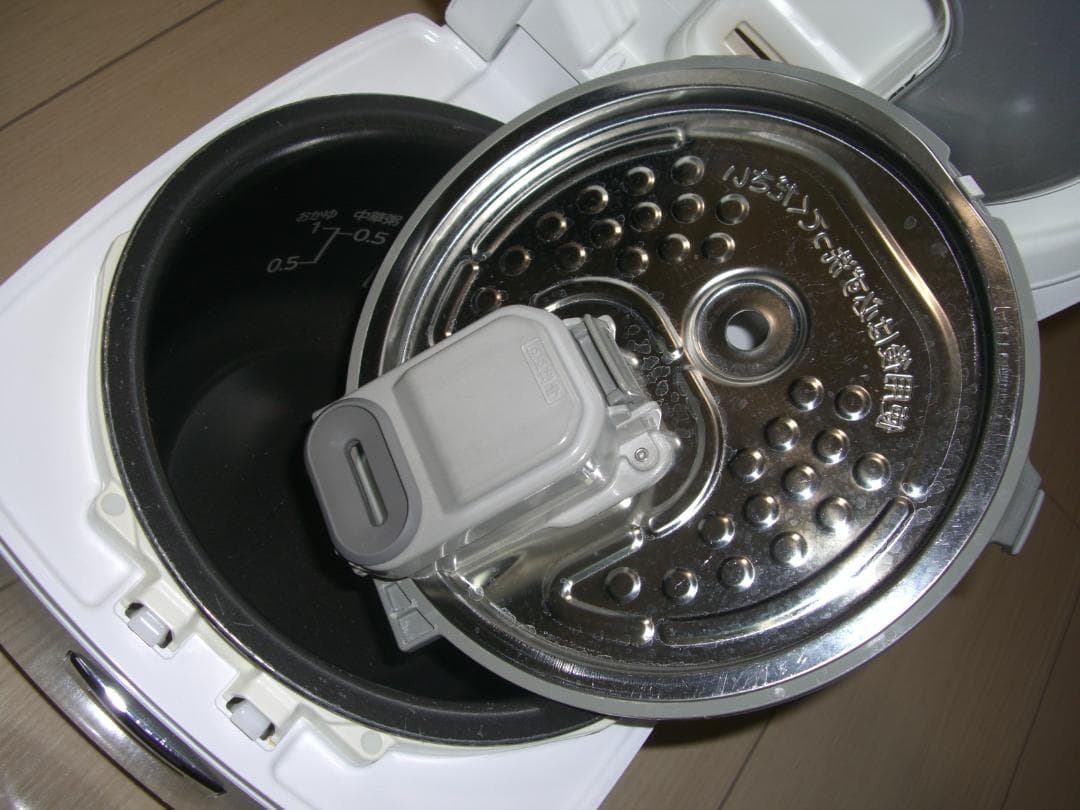 ★三菱★炭炊釜★芳潤炊シンプルでインテリア性の高い炊飯器★お米をおいしく♪衛生的