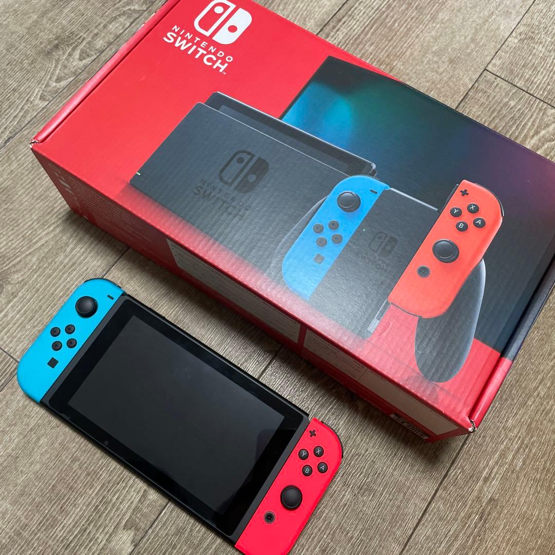 2.3回使用　ケース・フィルム付きNintendo Switch 本体