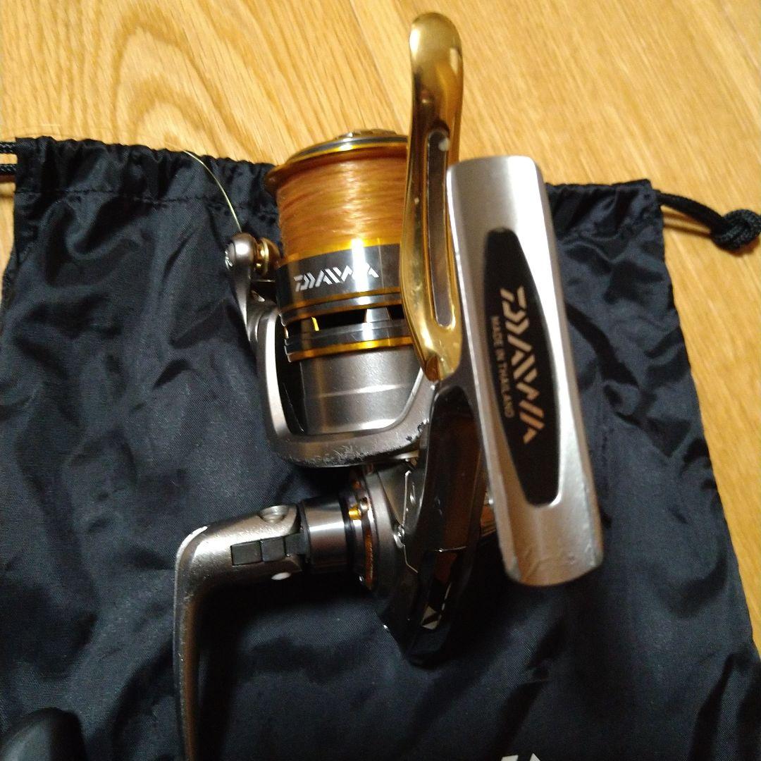 Daiwa レバーブレーキスピニングリール プレイソ3000HLBD 収納袋付き