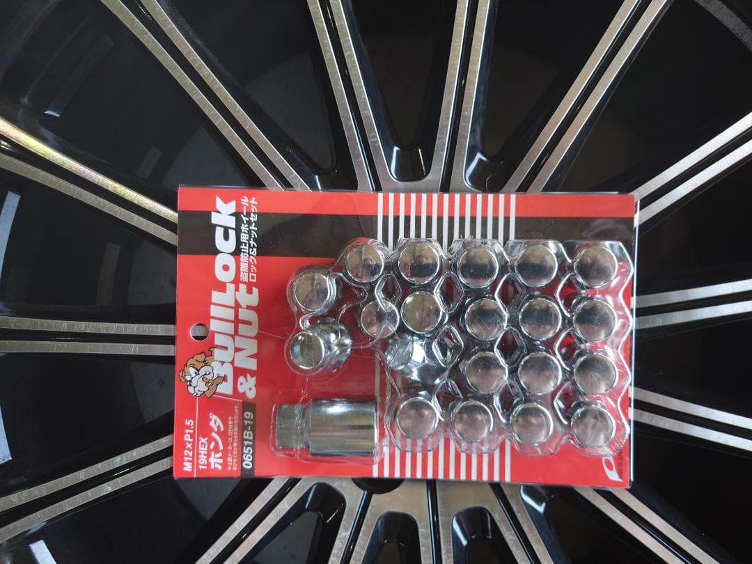 無限　MDAホイール　19インチ8J+50　4本　専用ナット付