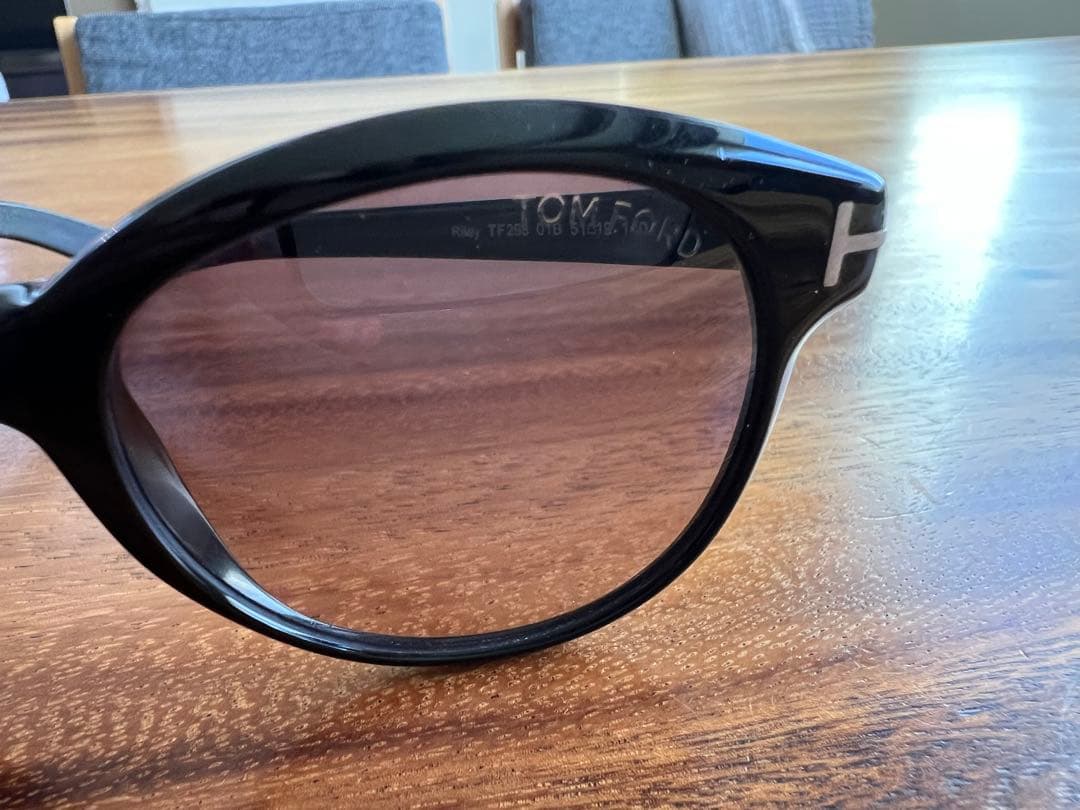 Tom Ford ブラック グラデーション サングラス TF298 01B