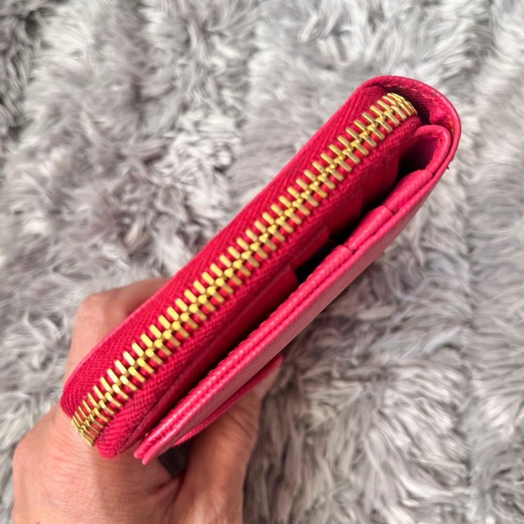 良品✨PRADA ミニ財布　ラウンドジップ　三角ロゴ　サフィアーノ　ピンク