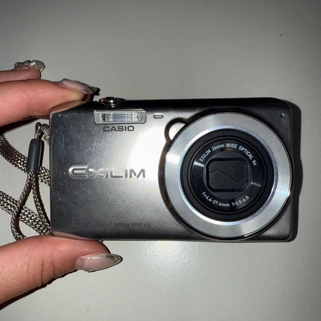 ☆*様 CASIO EXILIM EX-ZS26 コンパクトデジタルカメラ動作未