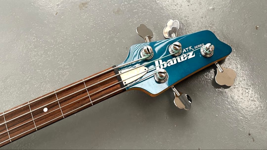 Ibanez ATK300FL フレットレスベース